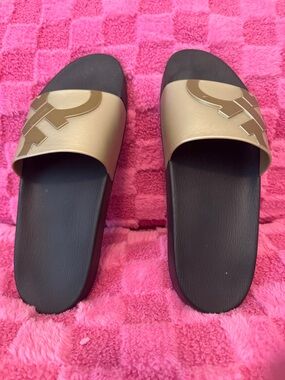 Salvatore Ferragamo | Shoes | Nib Ferragamo Groove 6 Beige  display picture 1